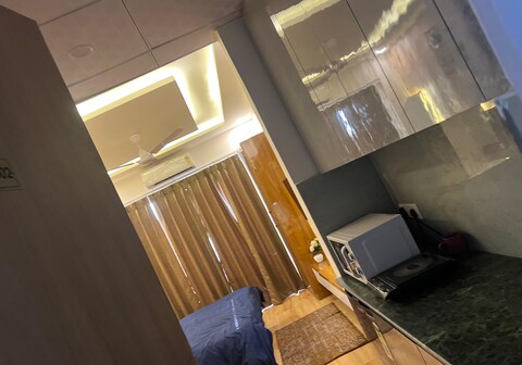 Greater noida kaveri stay