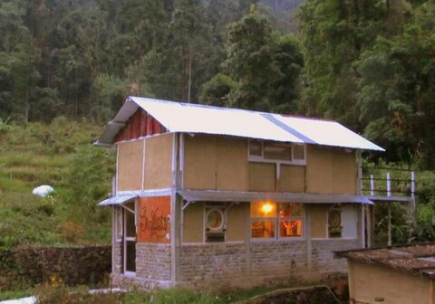 Petrichor Farms Studio Eco Education Center - Natural Homes (Simplicity)