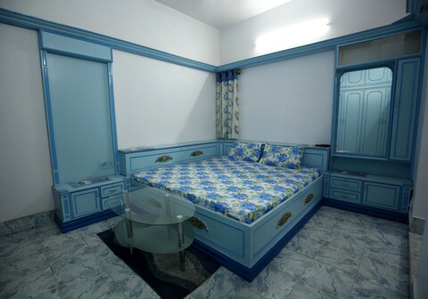 SANGLEELA BNB (Opp NSP Pitampura)
