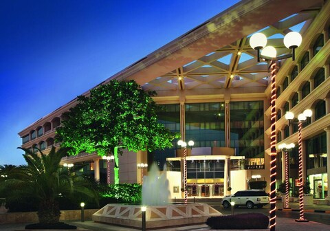 Movenpick Grand Al Bustan
