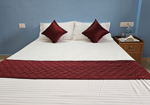 Pondy Pleasant Stay