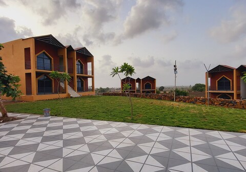 THE LEAF GIR FOREST LODGE