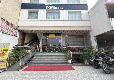 Hotel Laxmi Vilas Palace