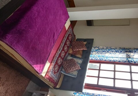 Hotel Oasis ( RV Capital )