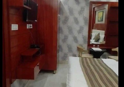 Hotel O Flagship 815014 Sambhav Hotel And Restaurant