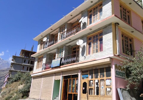 MOUNT MERU GUEST HOUSE