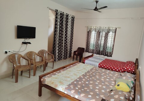 Vidhara Rooms | 5 min drive to KIMSHEALTH Hospital