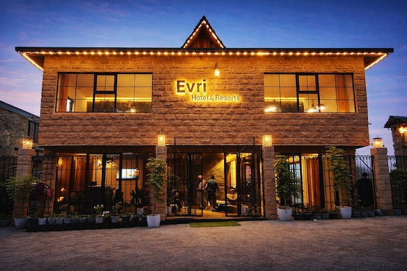 Evri Hotel and Resorts