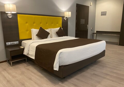 Hotel Mumbai House Airoli, Navi Mumbai