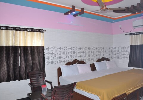 Royal palace cottage