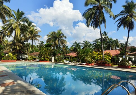 Grand 4BHK Luisa by the Sea