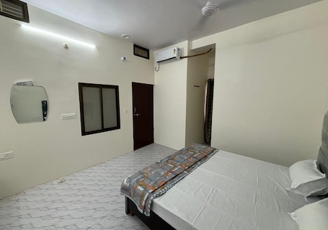 Pipewalas House | Near Kashi Vishwanath