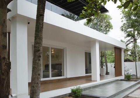 Ocean Whisper | Luxury Beachfront Villa