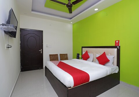 Super Hotel O Raj Palace