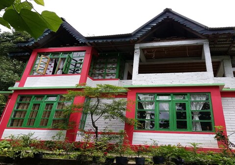 lion nest homestay