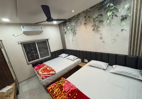 Shri Keshav Bhakt Nivas