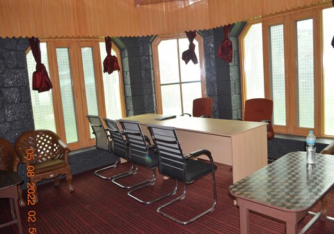 Hotel O Raj Shah Hotel And Resturant