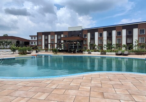 TRINITY PALACE
