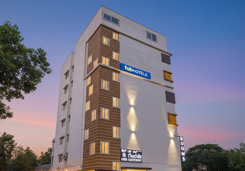 FabHotel HSR Gateway - Nr. Forum Mall