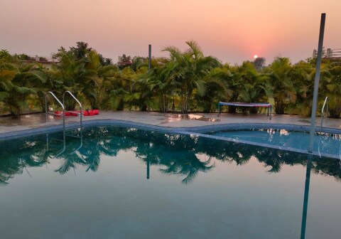 Relax Inn Gir Resort & farm