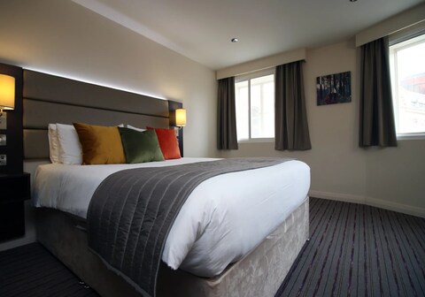 Belvilla Newport City Centre Hotel - Lifestyle