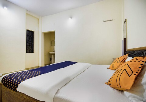 Hotel O Pathak Guest House