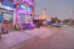 Hotel Lucky CENTRAL BUS STOP, Chhatrapati Sambhajinagar Hotel Lucky CENTRAL BUS STOP, Chhatrapati Sambhajinagar
