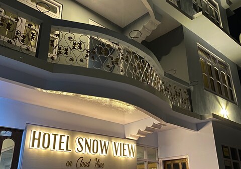 Hotel Snow View On Cloud Nine