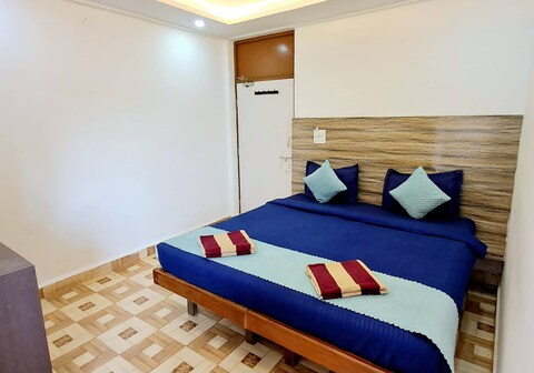 Atharv Coastal End Guest House.