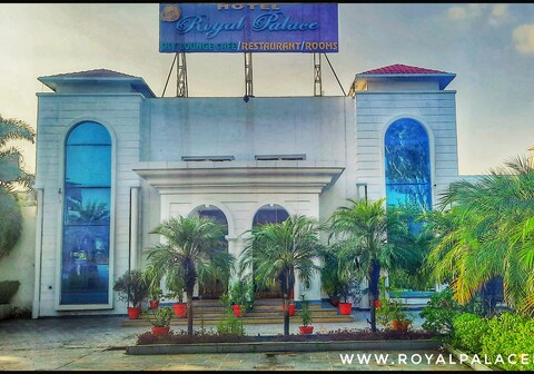 HOTEL ROYAL PALACE