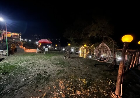 Win Summ Camps and Cafe