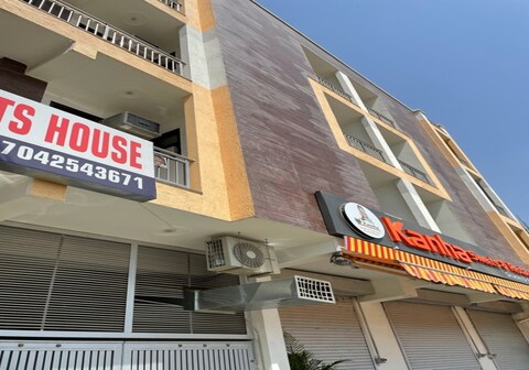 Capital O Kanha Guest House