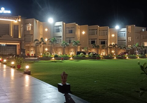 HOTEL LUCKY INDIA