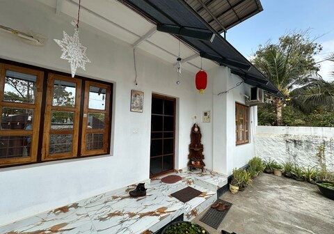 Sea Side Homestay Annex