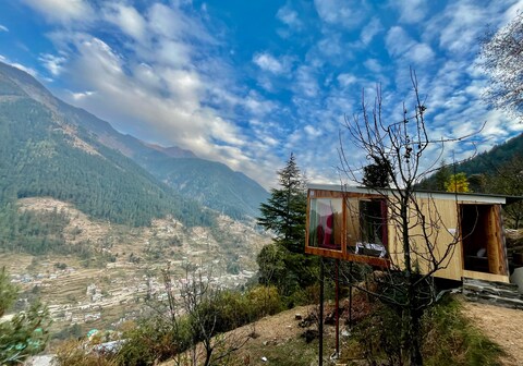 Hide on the way treehouse jibhi