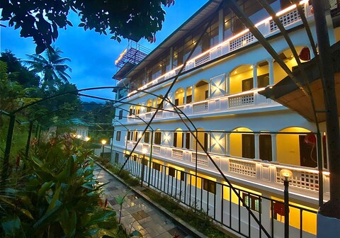 Purna Reviera Munnar