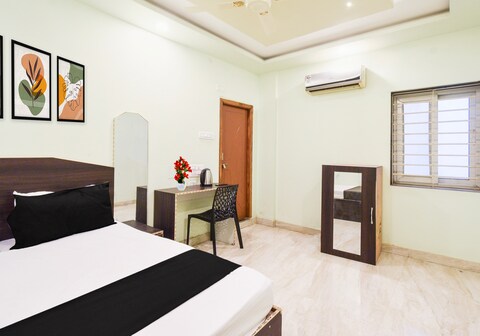 Collection O Shamshabad