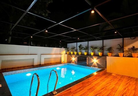 Cassiopeia by Stellar Stays