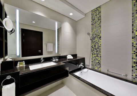 DoubleTree by Hilton Doha - Al Sadd