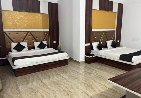 Hotel Lords Paradise