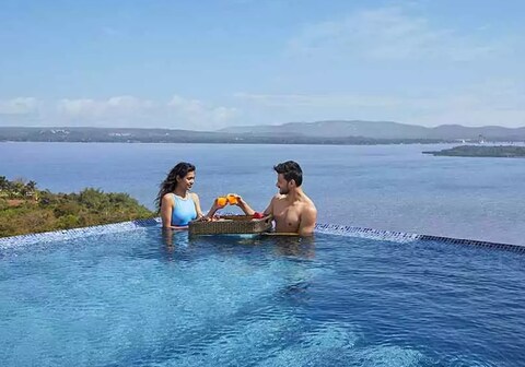 Lovely 2BR Sea-view Serviced Pool Apartment