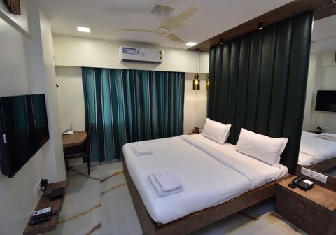 TIM SANTACRUZ AIRPORT