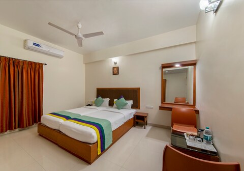 Treebo Sam Residency