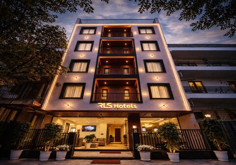 RLS Hotels Near Expo Mart