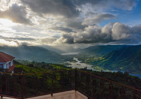 Kamat Riviera | Luxe Mountain Villa