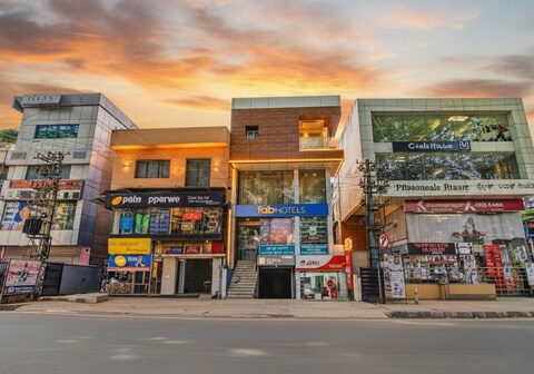 FabHotel Vista Suites - Frazer Town