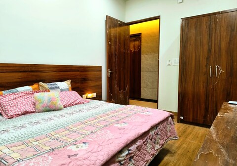 Krishna Home Stay and Guesthouse