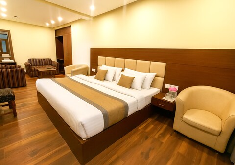 Hotel Samrat | On Mall Road with Complimentary Parking