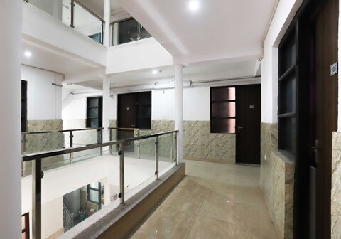 Hotel O Noida Villa