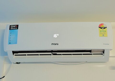 Tranquil Blue Getaway Pent house for couples Ac